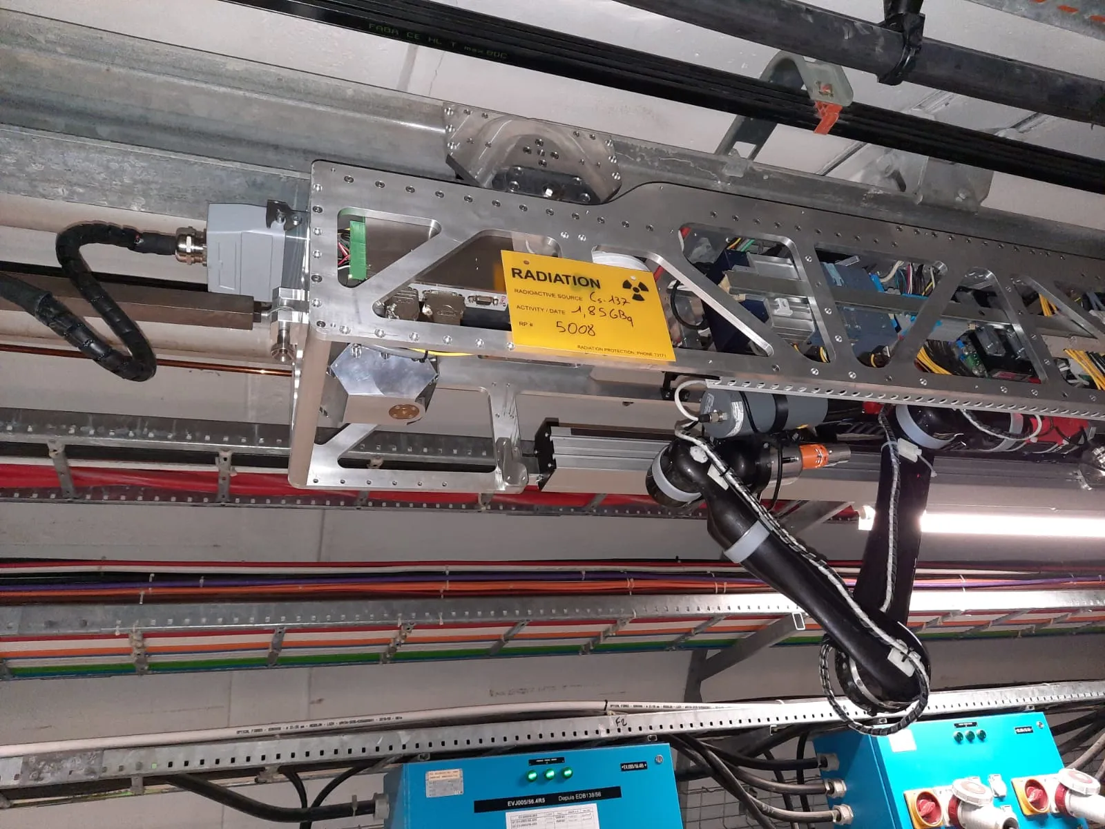 Compact transportable storage shielding for 1.8GBq source.